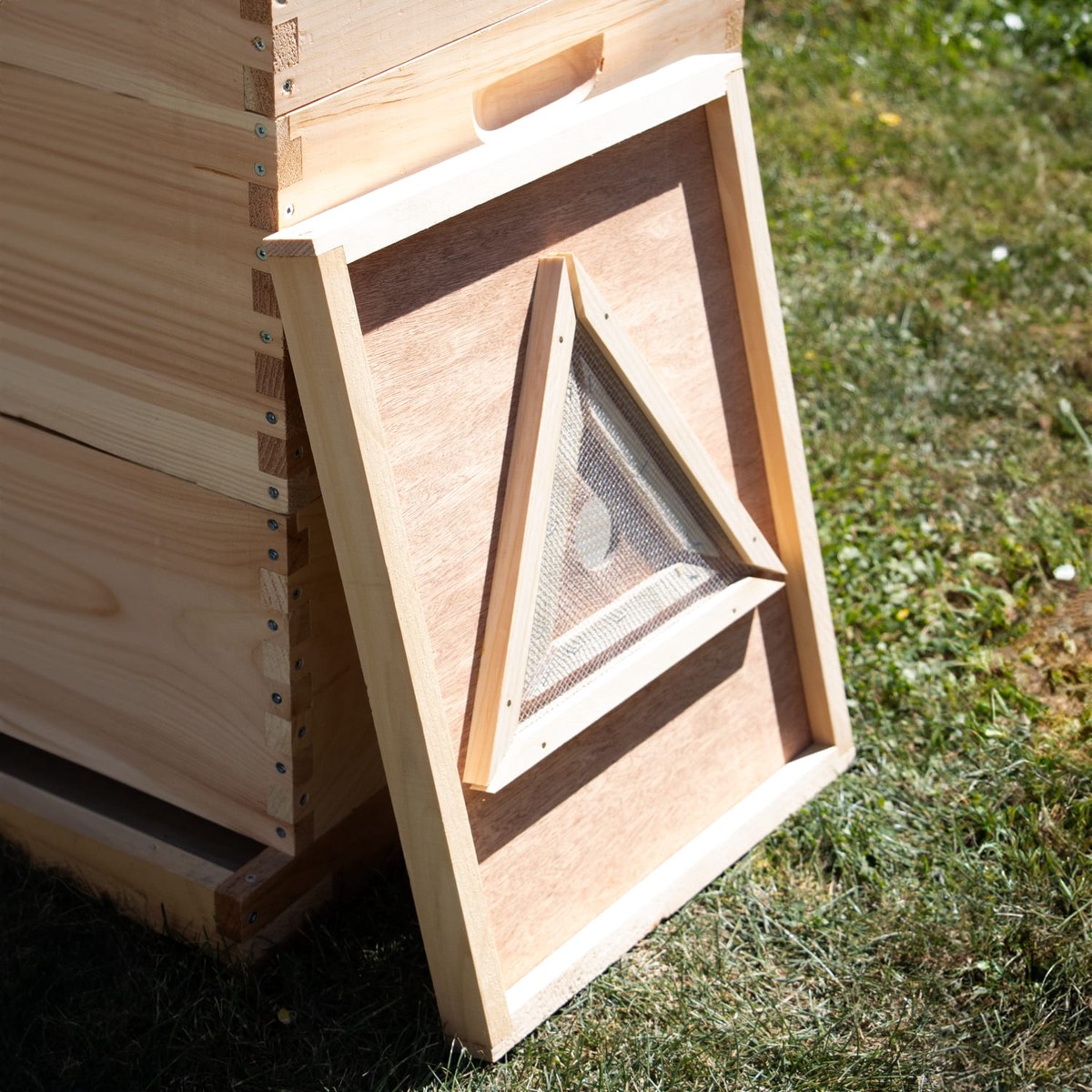 10-Frame Triangle Bee Escape Board For Hive